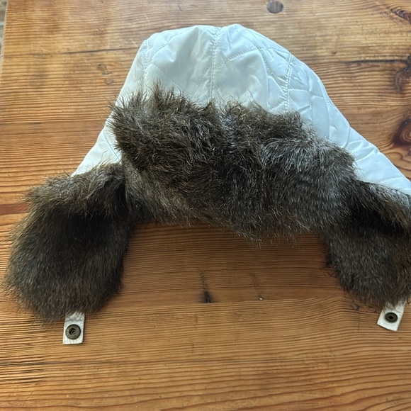 Eddie Bauer White and Brown Quilted Trapper Hat - Picture 2 of 5